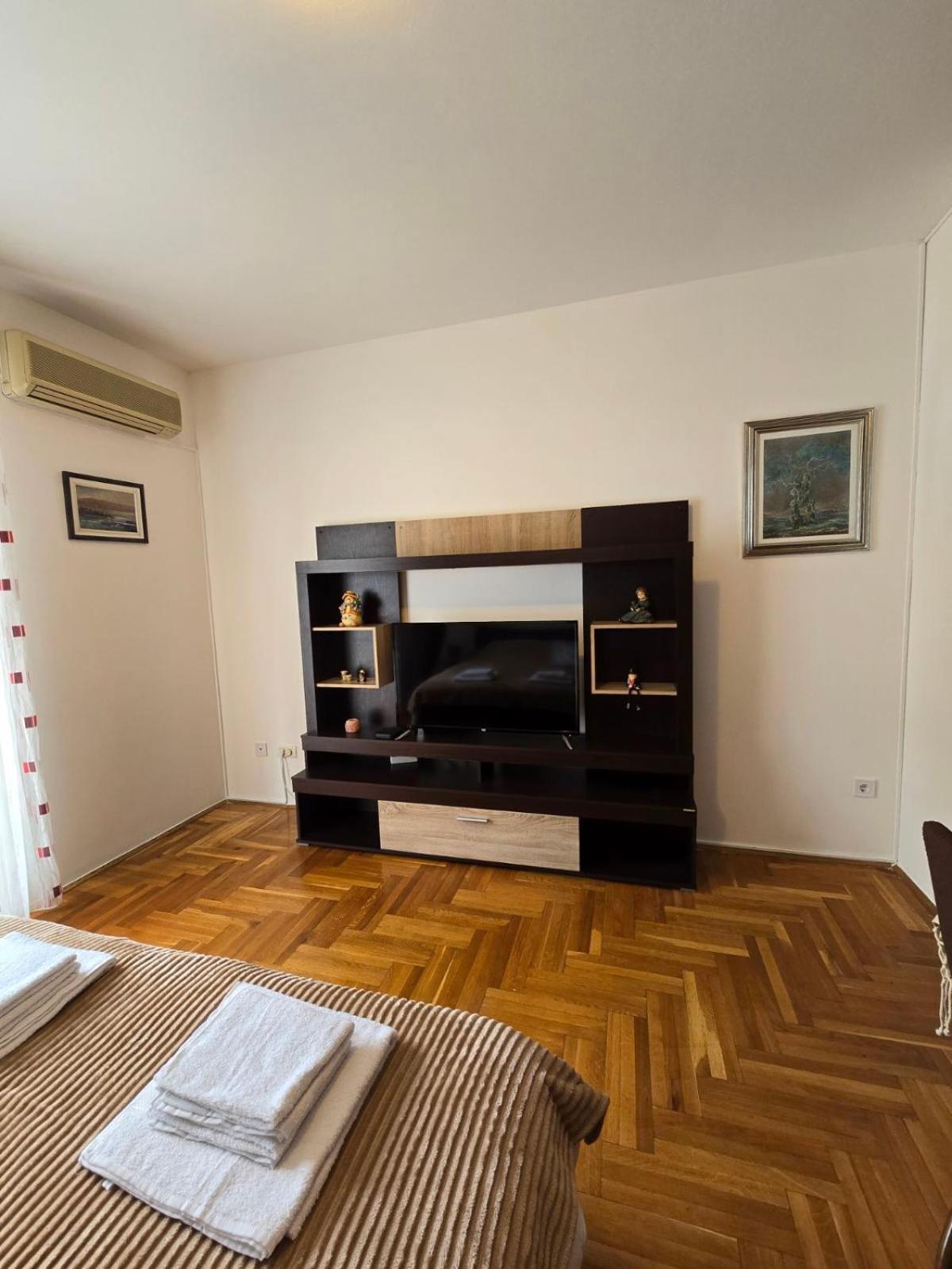 פודגוריצה Laki Apartment מראה חיצוני תמונה
